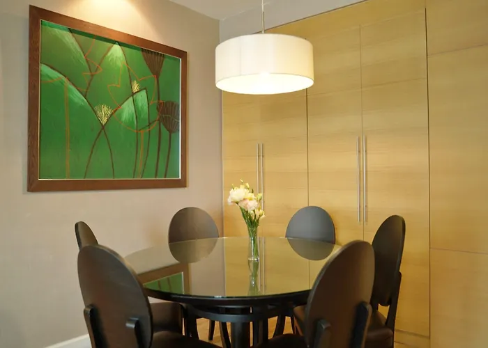 Urbana Sathorn Hotel, Hotel